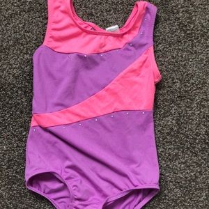 Little kid gymnastics Leo